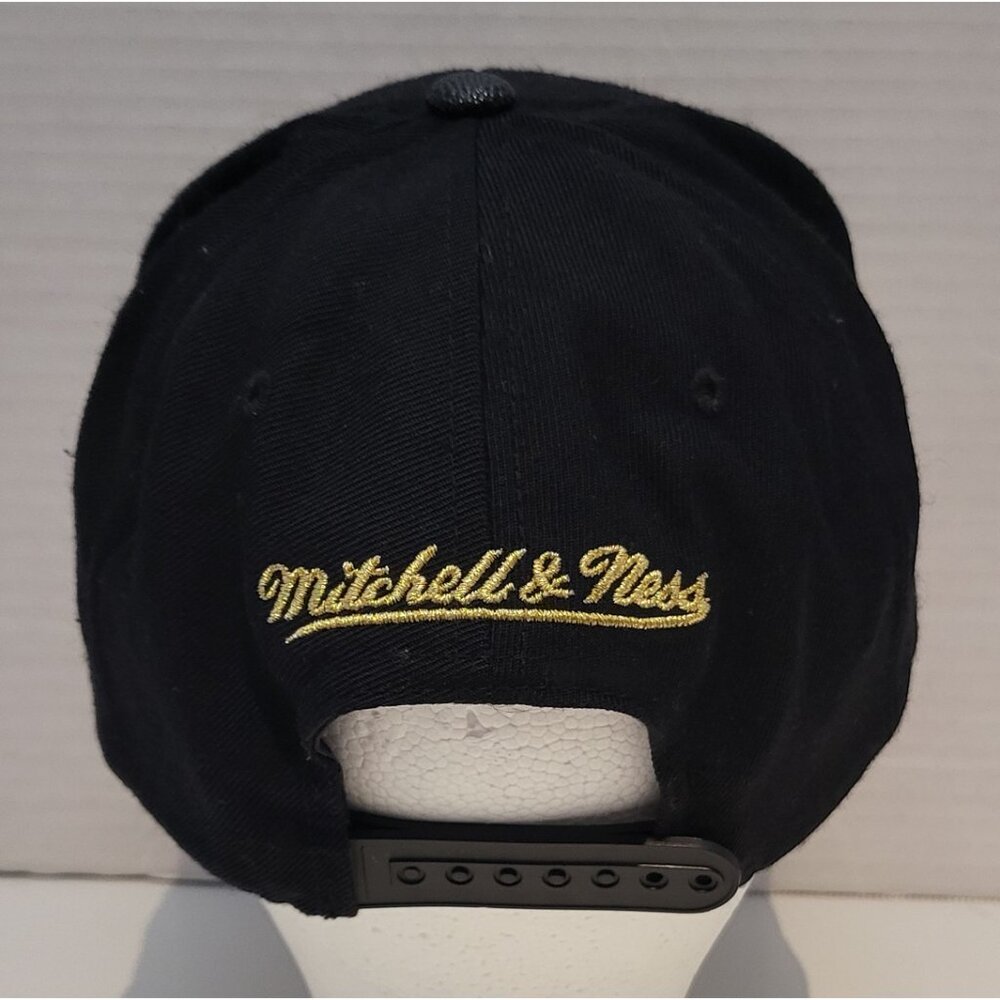 Mitchell & Ness Toronto Raptors Cap - Picture 5 of 12